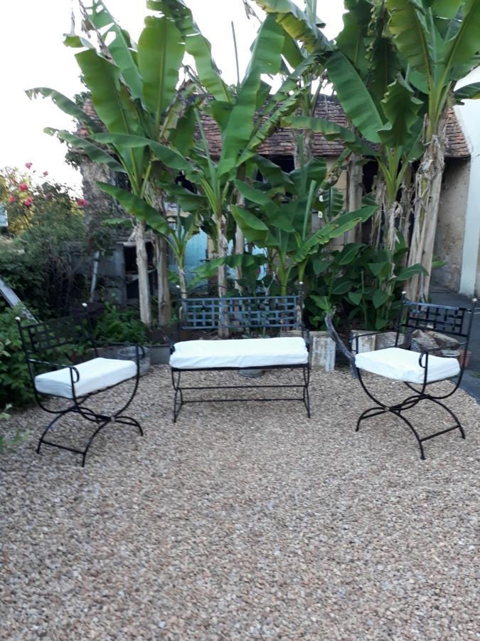 Bed and Breakfast Les Tibles Nanthiat Exterior foto